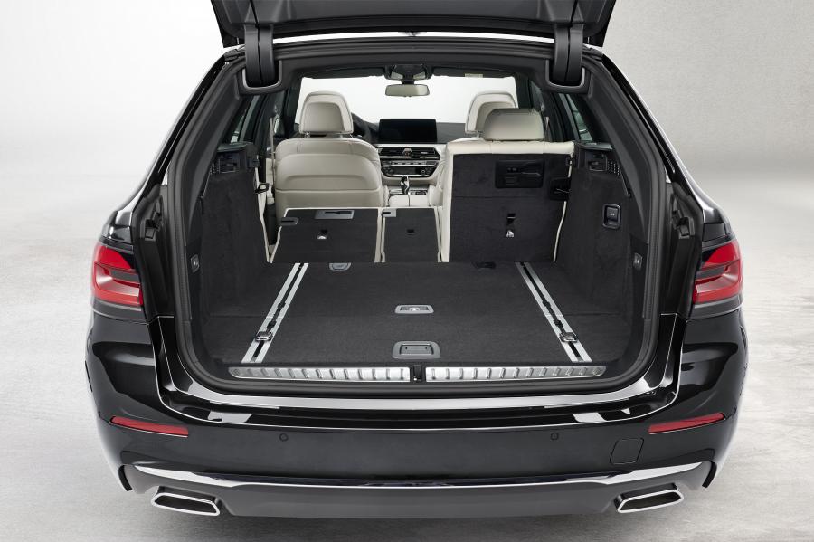 Багажник BMW 530i Touring Luxury Line (G31) 2020 года  (WW) (фото 43 из 73)